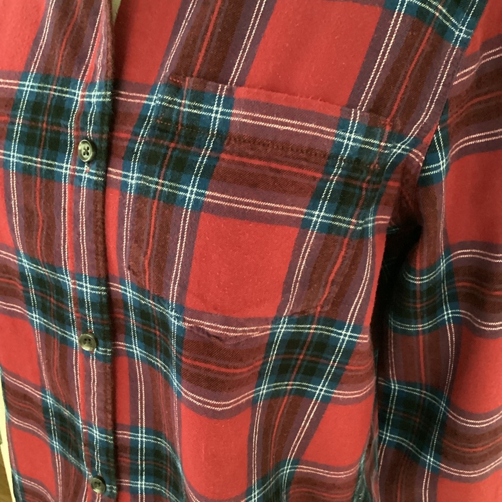 Old Navy The Classic Plaid Shirt Size Medium - Picture 4 of 8
